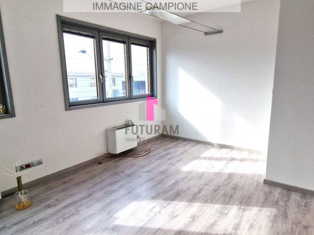 Ufficio in vendita a Roncaglia, Ponte San Nicolò