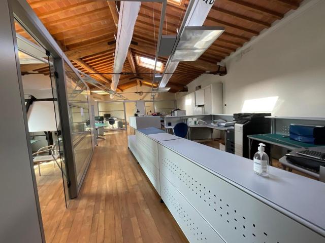 Ufficio in vendita a Pontedera, Toscana