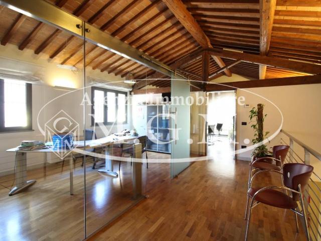 Ufficio in vendita a Bellaria, Pontedera