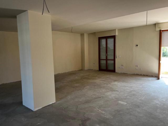 Ufficio in vendita a Pontedera, Toscana
