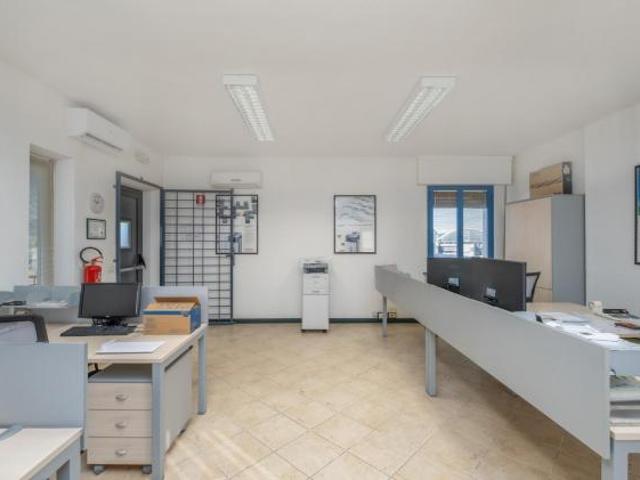 Ufficio in vendita a Pontedera, Pisa