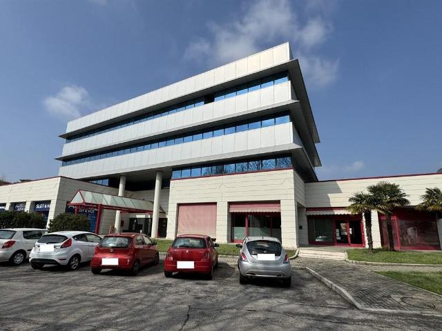 Ufficio in vendita a Rorai Grande, Pordenone
