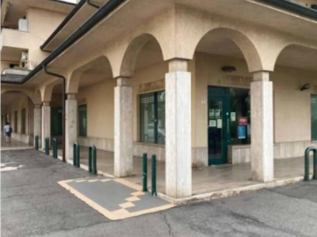Ufficio in vendita a Pozzuolo Martesana, Lombardia