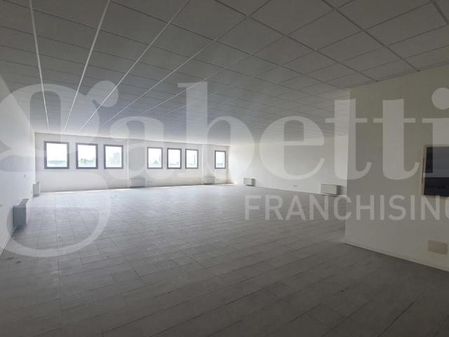 Ufficio in vendita a Prata Di Pordenone, Friuli-Venezia Giulia