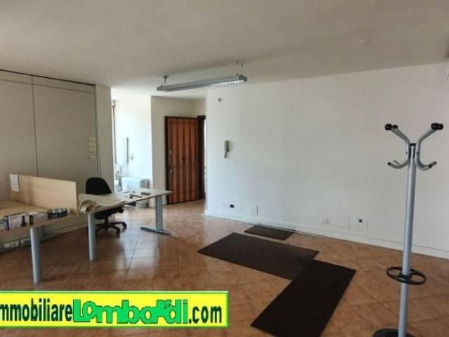 Ufficio in vendita a Mezzana, Prato