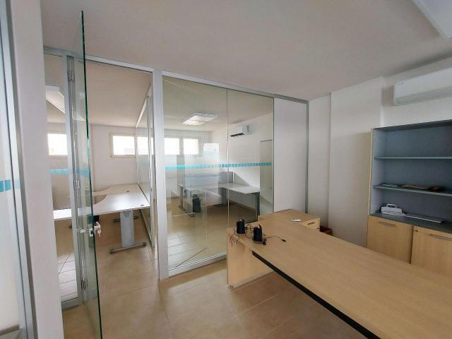 Ufficio in vendita a Centro Direzionale, Prato