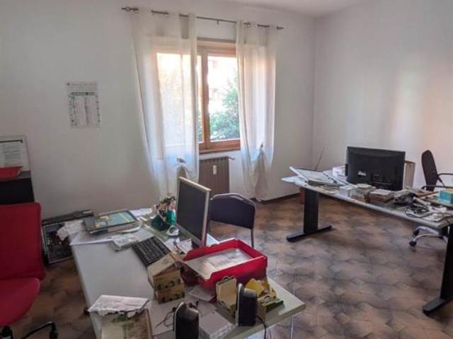 Ufficio in vendita a I lecci, Prato