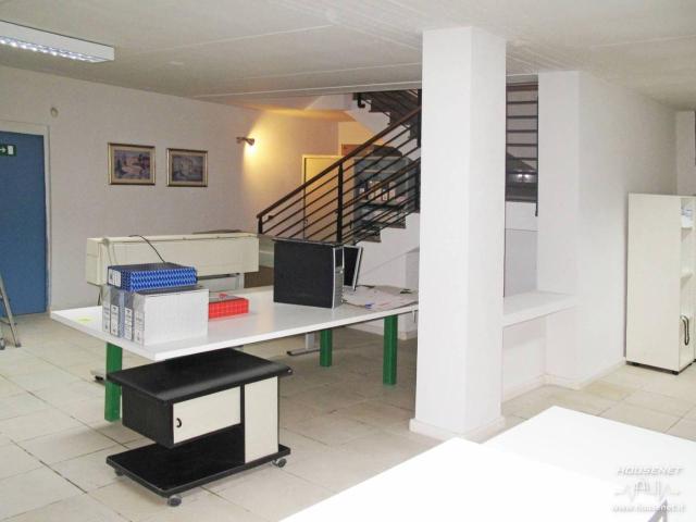 Ufficio in vendita a Fontanelle, Prato
