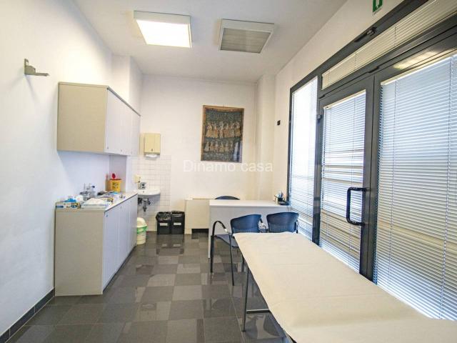 Ufficio in vendita a Centro Direzionale, Prato