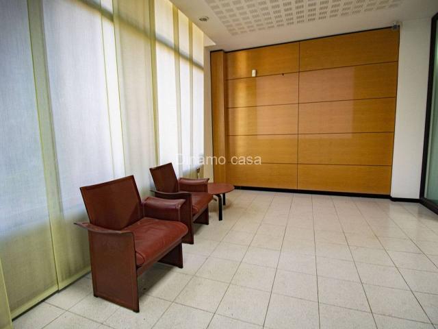 Ufficio in vendita a Centro Direzionale, Prato