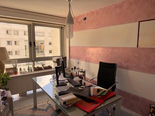 Ufficio in vendita a Centro Direzionale, Prato