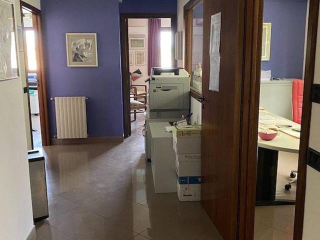 Ufficio in vendita a Ragusa, Sicilia