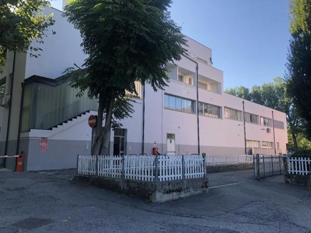 Ufficio in vendita a Cavazzoli, Re