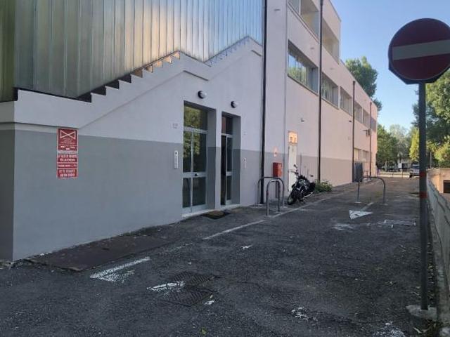 Ufficio in vendita a Cavazzoli, Re