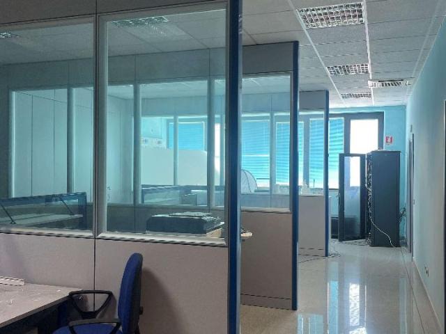 Ufficio in vendita a Bagno, Re