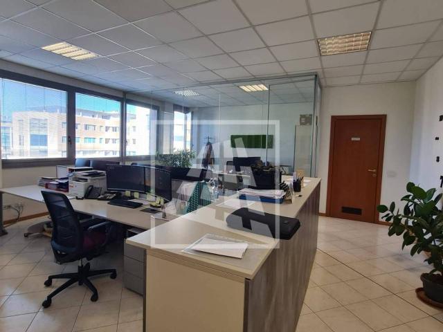 Ufficio in vendita a San Paolo Tribunale, Re