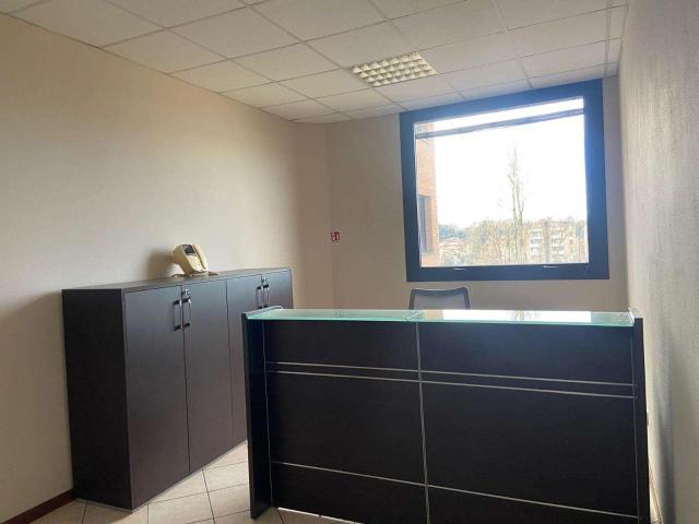 Ufficio in vendita a San Paolo Tribunale, Re