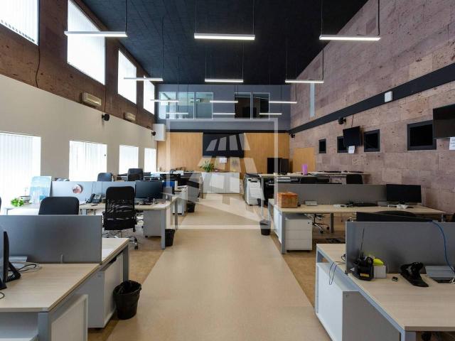 Ufficio in vendita a Cavazzoli, Re