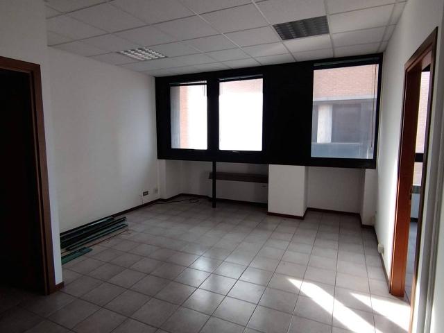 Ufficio in vendita a Tribunale, Reggio Emilia