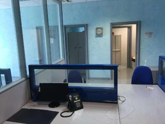 Ufficio in vendita a Bagno, Re