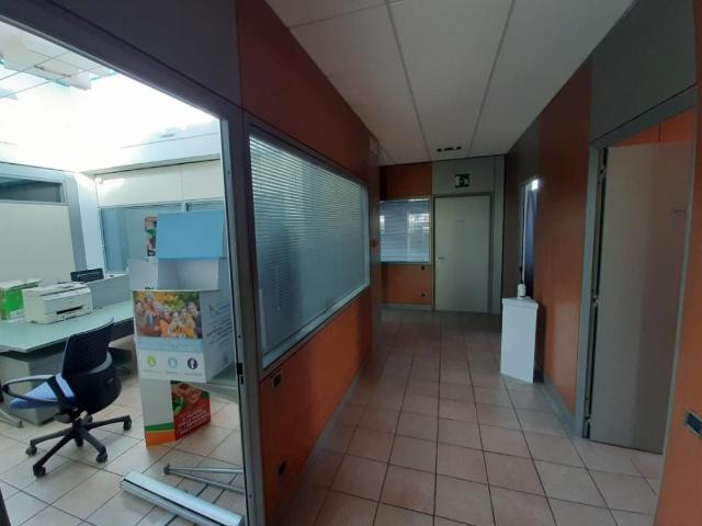 Ufficio in vendita a Baragalla, Re