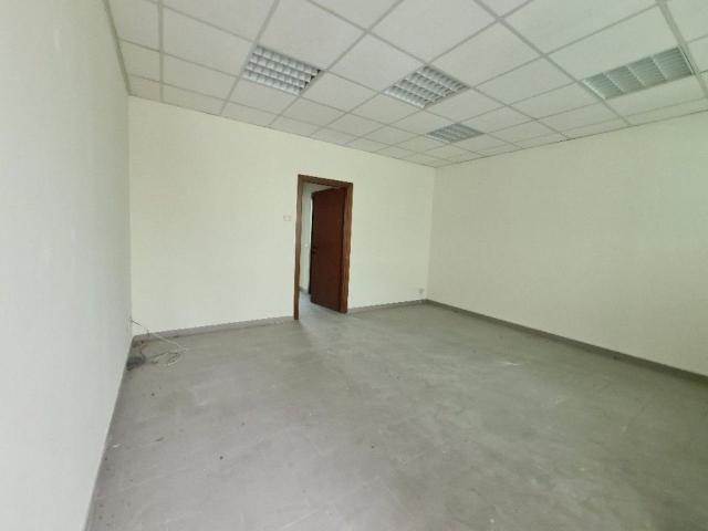 Ufficio in vendita a Val d’Enza, Re
