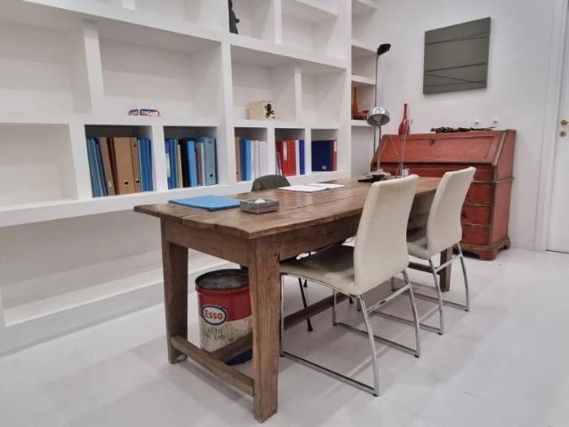Ufficio in vendita a San Pietro città, Re