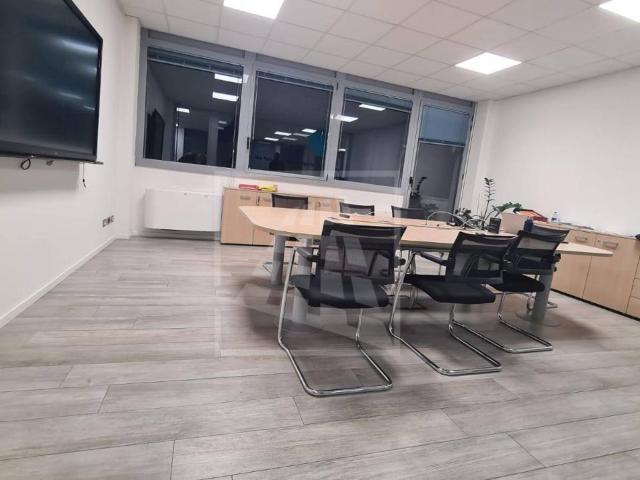 Ufficio in vendita a San Paolo Tribunale, Re