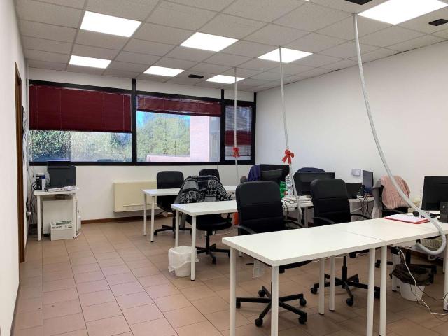 Ufficio in vendita a San Paolo Tribunale, Re