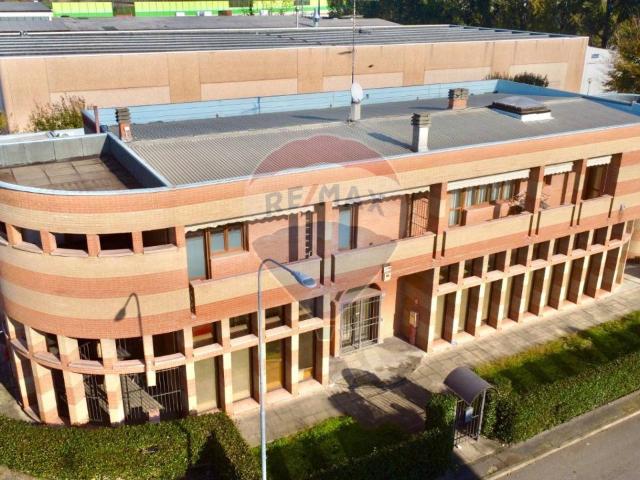 Ufficio in vendita a Cavazzoli, Re