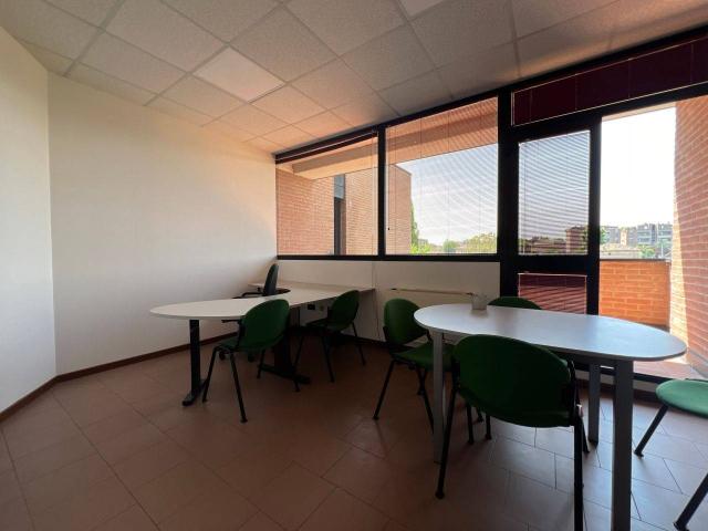 Ufficio in vendita a Tribunale, Reggio Emilia