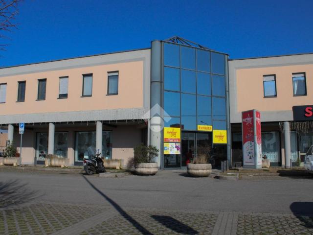 Ufficio in vendita a Robbiate, Lombardia
