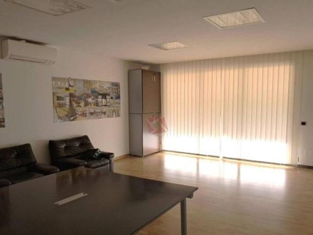 Ufficio in vendita a Torre Angela, Roma