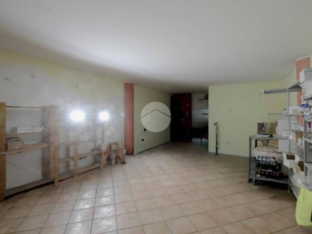 Ufficio in vendita a Romano Di Lombardia, Lombardia