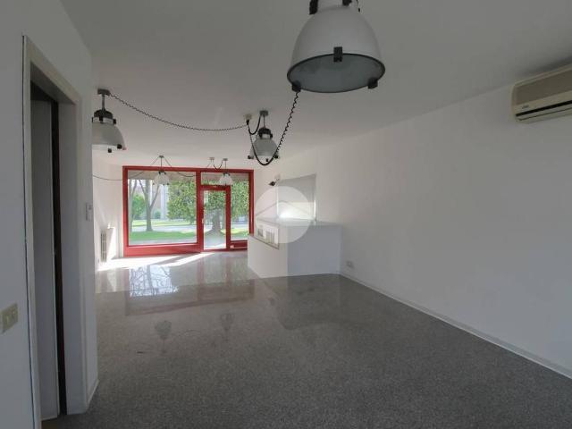 Ufficio in vendita a Romano Di Lombardia, Lombardia