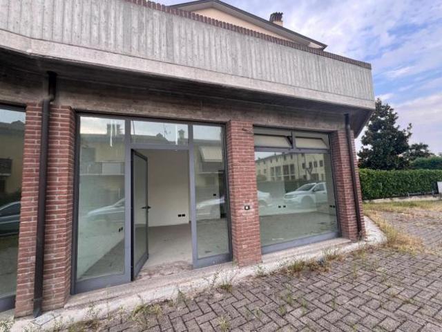 Locale Commerciale in vendita a Rottofreno, Reggio Emilia