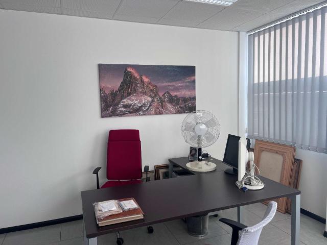 Ufficio in vendita a Comunità della Vallagarina, Borgo Sacco