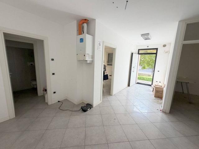 Ufficio in vendita a Commenda, Rovigo