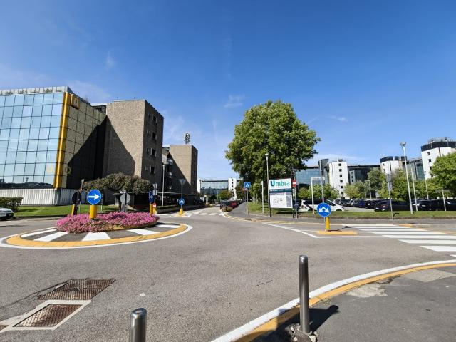 Ufficio in vendita a Valleambrosia, Rozzano