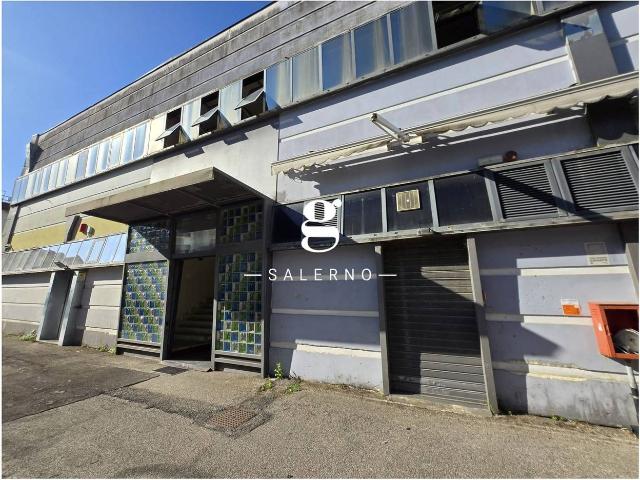 Ufficio in vendita a Salerno, Campania