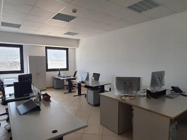 Ufficio in vendita a Salerno, Campania