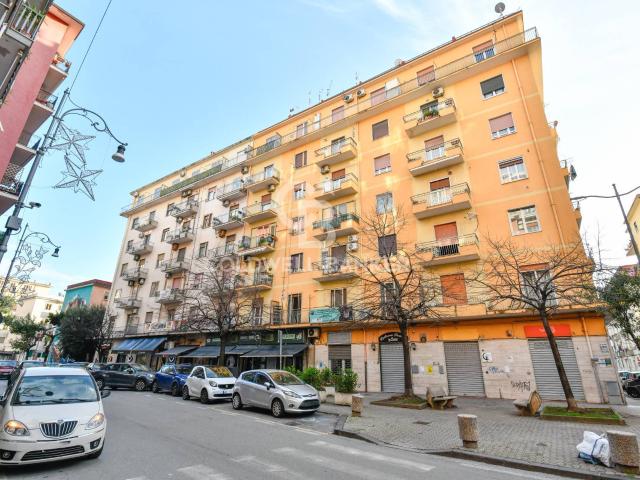 Ufficio in vendita a Torrione, Salerno