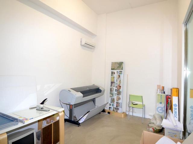 Ufficio in vendita a Ragnola, Marche