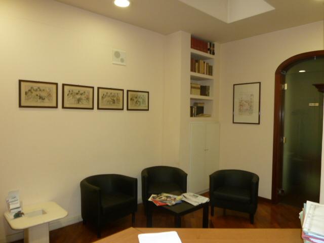 Ufficio in vendita a Albula centro, Marche
