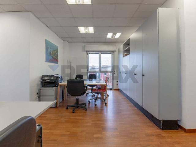 Ufficio in vendita a San Donato Milanese, Lombardia