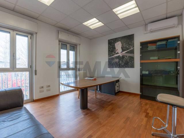 Ufficio in vendita a San Donato Milanese, Lombardia