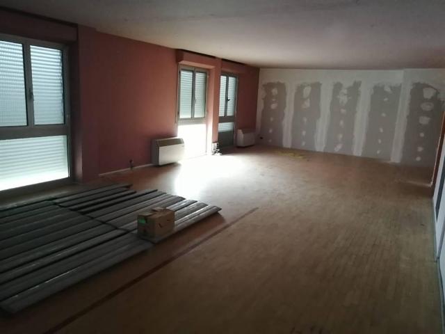 Ufficio in vendita a San Giuliano Terme, Toscana