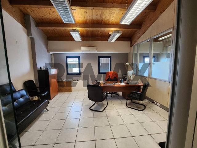 Ufficio in vendita a Serravalle