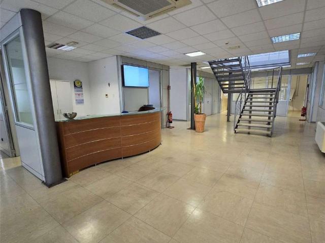 Ufficio in vendita a Serravalle