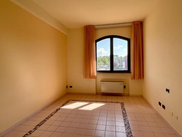 Ufficio in vendita a Alberaccio, San Miniato